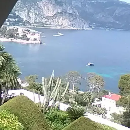 Riviera Apartment *
